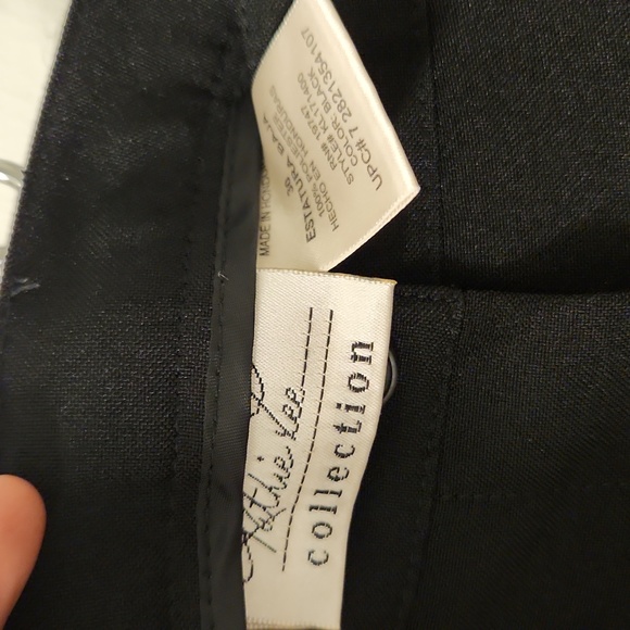 Kathie Lee size 6 Petite. Black pleated pant - Picture 5 of 6